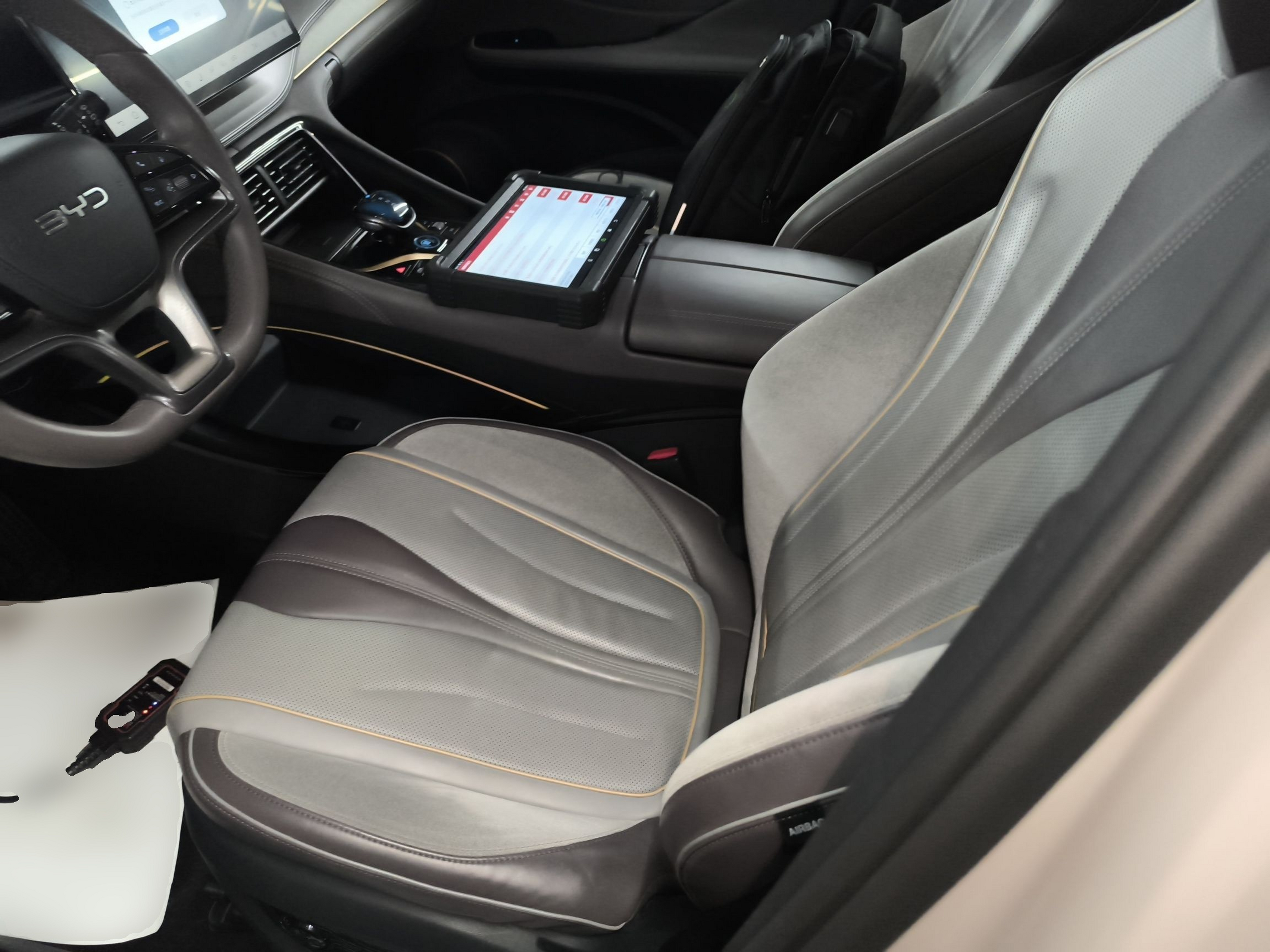 Переднее сиденье в автомобиле