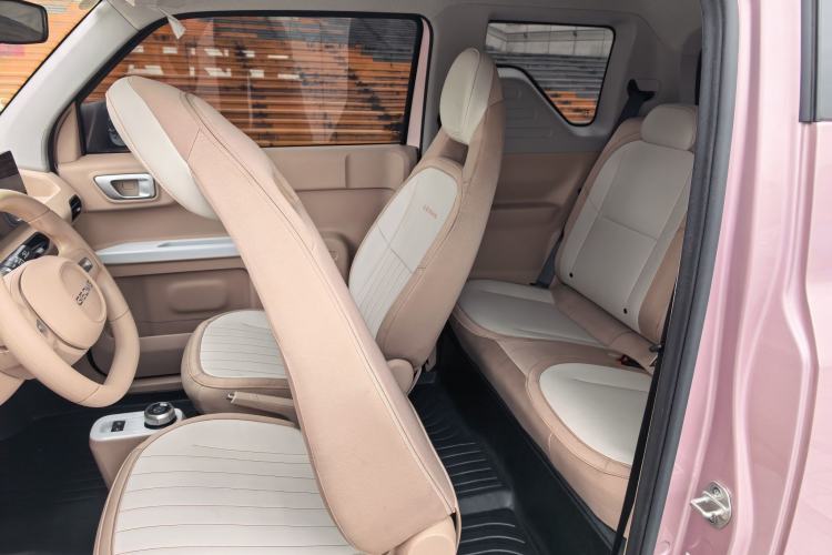 Used Geely Galaxy Panda 2023 Panda Mini 200km Endurance Bear Interior 3