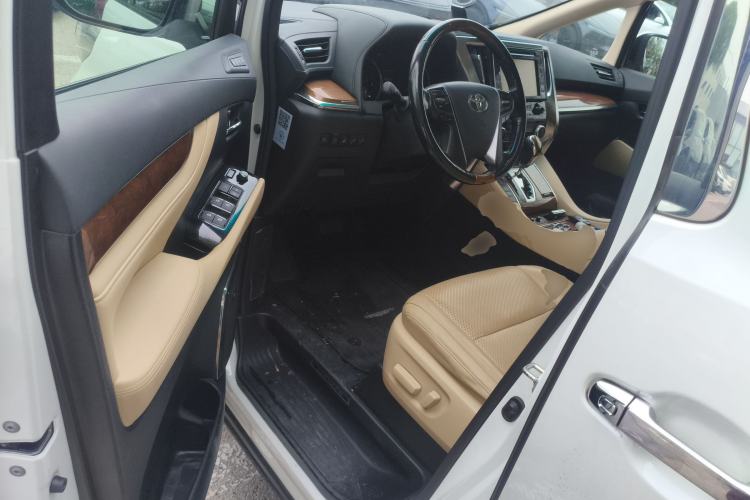 Used Toyota Alphard 2015 3.5L Luxury Edition
