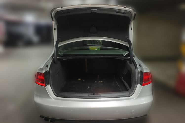 Used Audi A4L 2012 2.0 TFSI automatic standard version