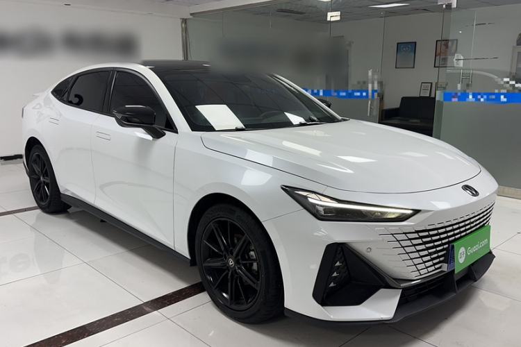 Used CHANGAN UNI-V 2022 1.5T Prestige Version Exterior 4