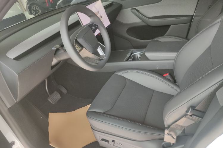 Used Tesla Model Y 2026 Rear-Drive Model Left Front Seat
