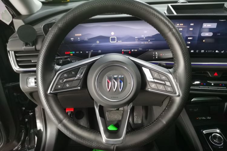 Used Buick Envision 2025 Encore Plus 28T Two-Wheel-Drive Platinum Edition Steering Wheel