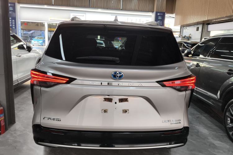 Used Toyota Sienna 2021 2.5L Hybrid Ultimate Edition