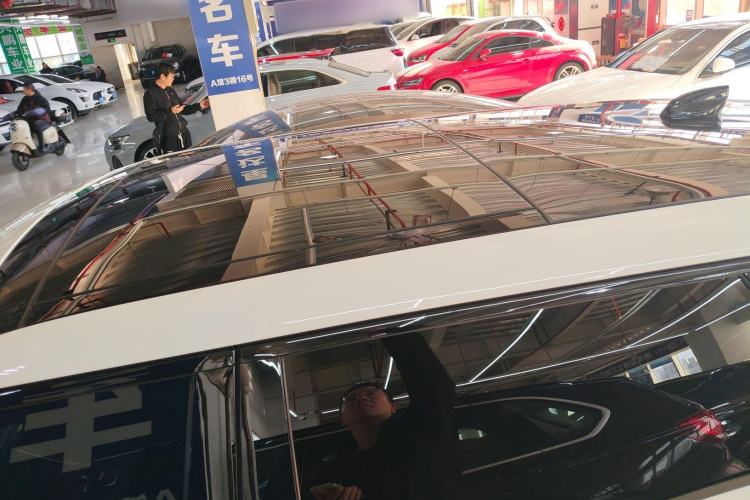 Used Land Rover Range Rover Evoque 2024 Aurora L 249 PS Prestige Light-Chasing Edition
