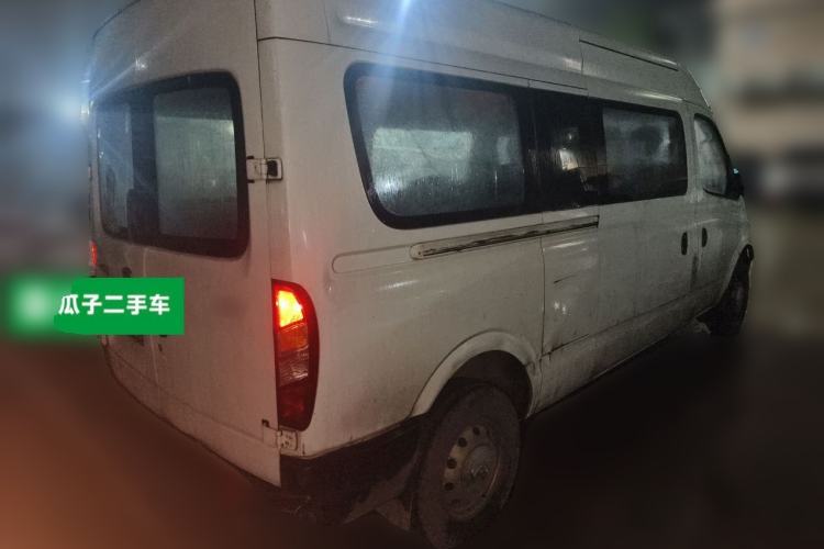 Used SAIC MAXUS Xintu V80 2018 2.5T 6-Speed Manual Aowentong Long-Wheelbase Mid-Roof 7/10-Seater
