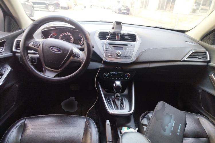 Used Ford Escort 2015 1.5L Automatic Fashion Model
