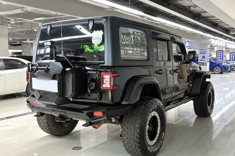 Used Jeep Wrangler 2019 2.0T Sahara Four-Door Version China VI Emission Standard
