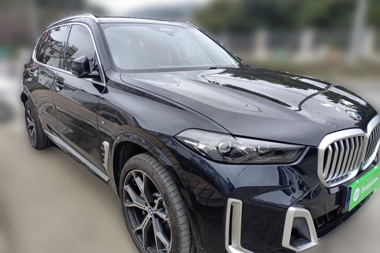Used BMW X5 2023 xDrive 30Li Luxury M Sport Package
