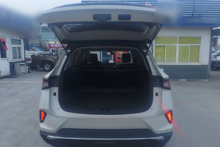 Used Wuling Asta 2022 2.0L DHT Electric-Speed Version
