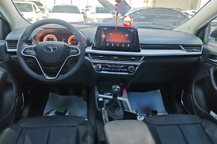 Used Soueast DX5 2021 1.5L Manual Deluxe Upgrade Version
