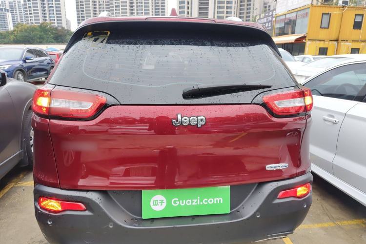 Used Jeep Cherokee 2016 2.4L Leading Edition
