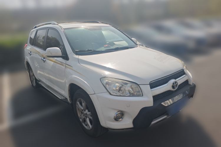Used Toyota RAV4 2011 2.0L Automatic Luxury Edition Front Right 45 Deg