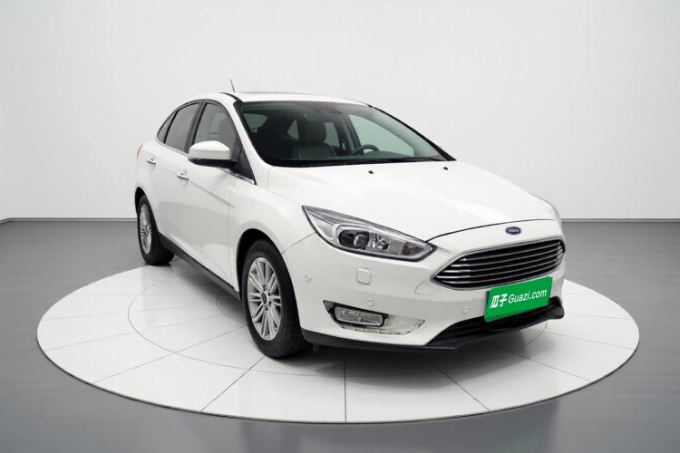 Used Ford Focus 2015 Sedan EcoBoost 180 Automatic Flagship Model Exterior 2