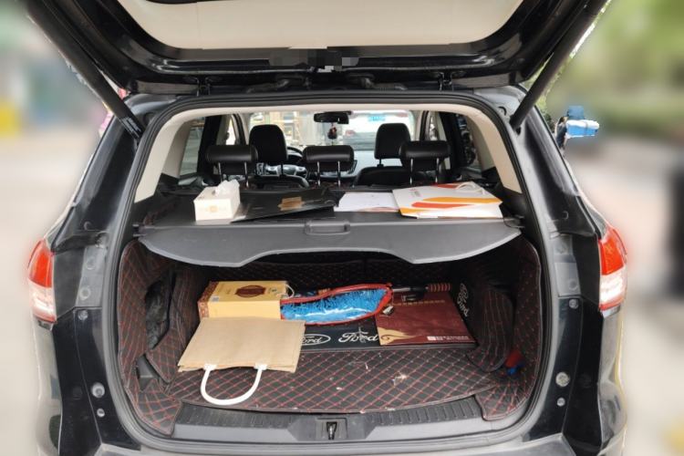 Used Ford Kuga 2015 2.0L GTDi Four-Wheel-Drive Sport Model Trunk