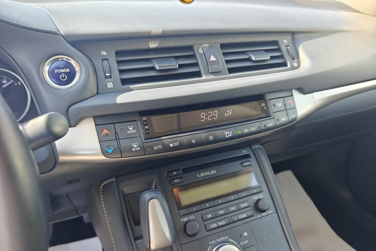 Used Lexus CT 2014 CT200h Elite Edition Monochrome Interior 12