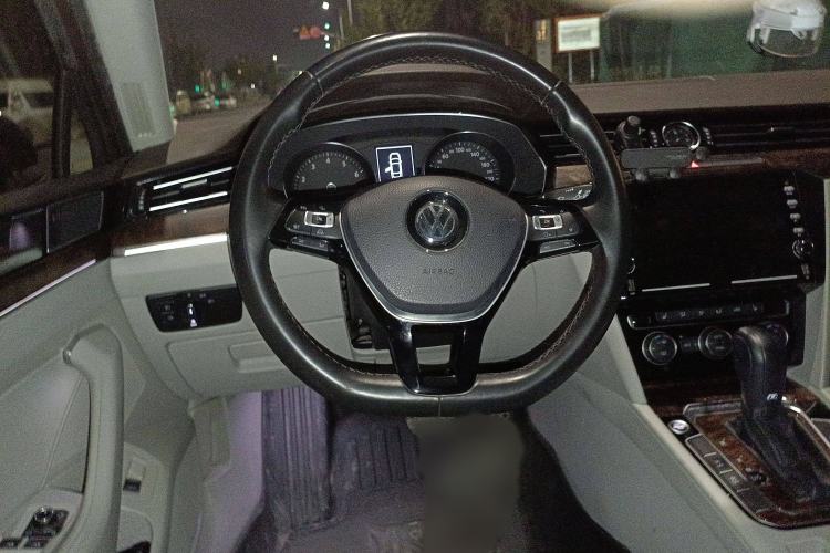 Used Volkswagen Magotan 2017 330TSI DSG Luxury Model