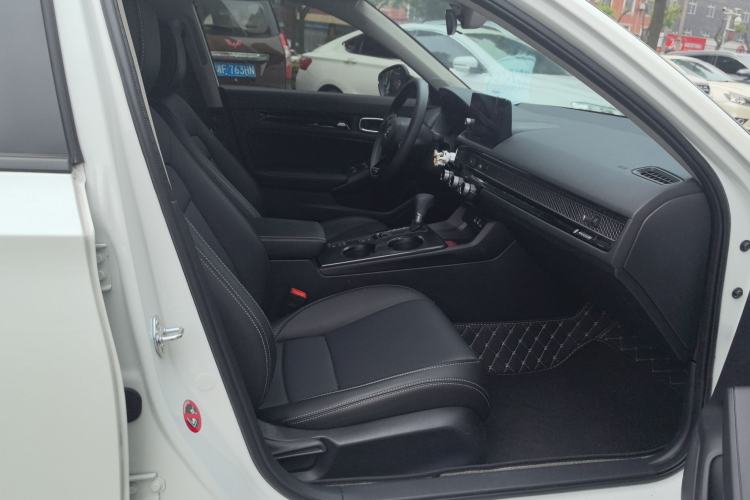 Used Honda Civic 2022 240TURBO CVT Dynamic Edition Right Front Seat