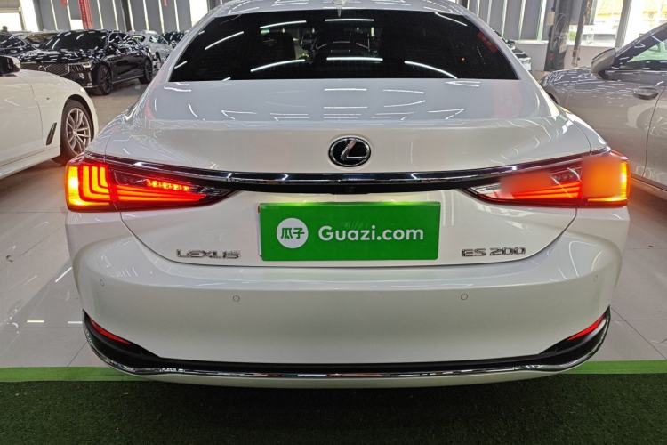 Used Lexus ES 2021 200 Excellence Edition
