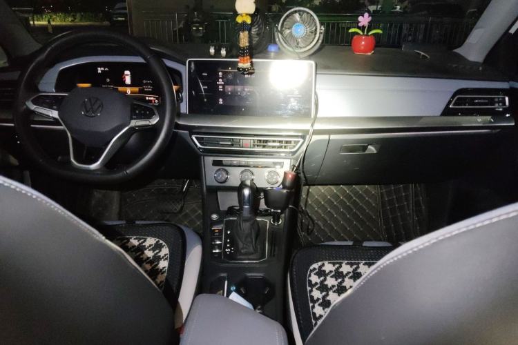 Used Volkswagen Lavida 2023 280TSI DSG Full-Comfort Edition Center Console