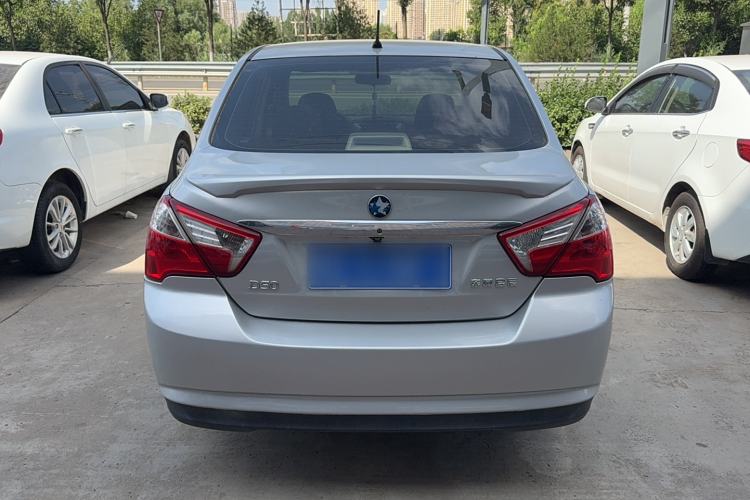 Used Venucia D50 2013 1.6L Manual Fashion Edition