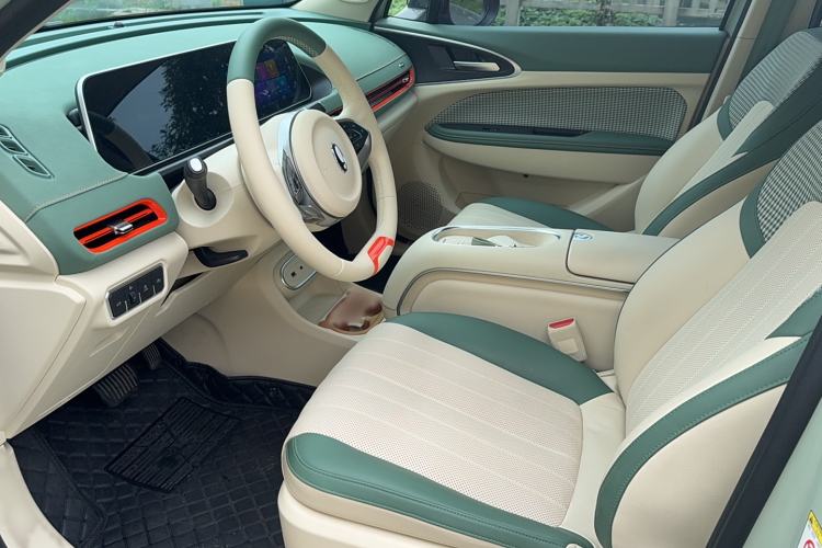 Used ORA Good Cat 2023 401 km Standard Range Premium Version Lithium Iron Phosphate
