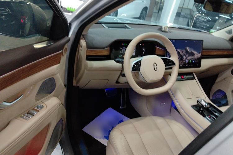 Used Hima AITO M7 2024 1.5T Rear-Drive Plus Version 6 Seats Driver Seat