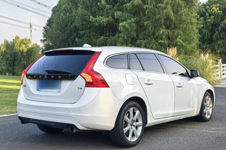 Used Volvo V60 2017 T4 Smart Edition China V Standard Exterior 6
