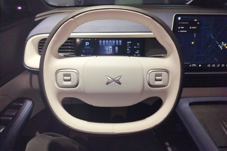 Used XPeng G6 2023 580 Long-Range Max Steering Wheel
