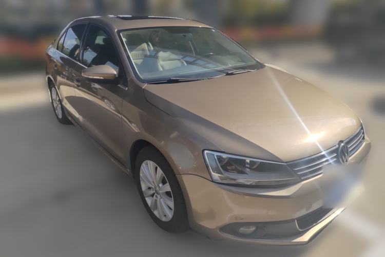 Used Volkswagen Sagitar 2012 1.6L Automatic Fashion Edition Front Right 45 Deg