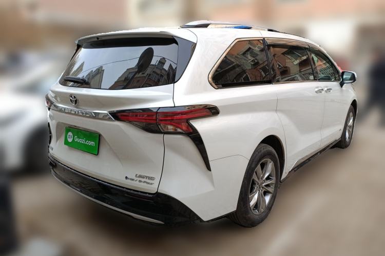 Used Toyota Sienna 2024 2.5L Hybrid Four-Wheel Drive Prestige Edition
