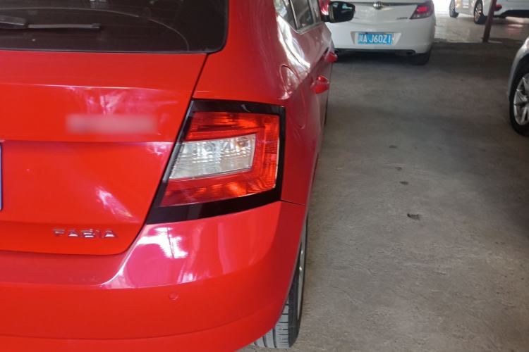 Used Skoda Fabia 2016 1.4L Automatic Car Enjoy Edition
