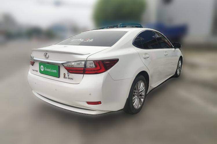 Used Lexus ES 2015 200 Comfort Edition Rear Right 45 Deg