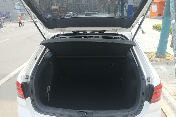 Used Volkswagen Gran Lavida 2017 180TSI DSG Comfort Edition
