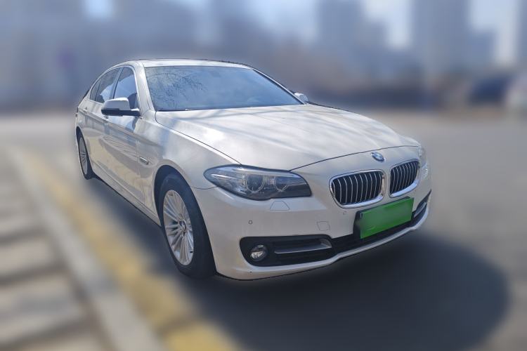 Used BMW 5 Series 2014 525Li Leading Model Front Right 45 Deg