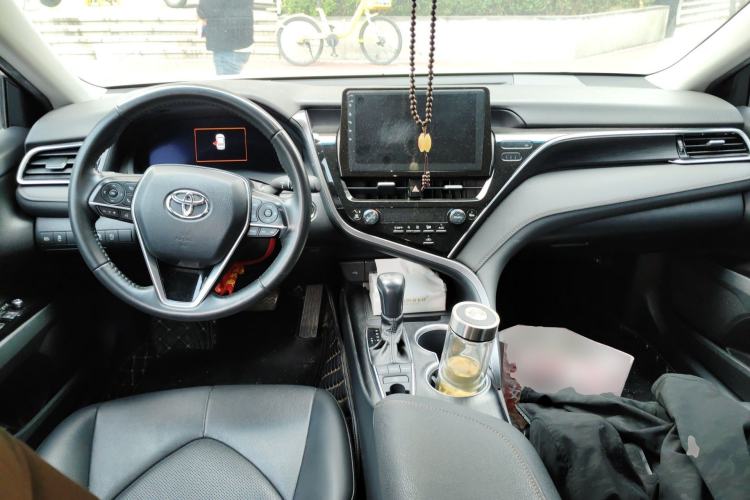 Used Toyota Camry 2021 2.5G Luxury Edition Center Console