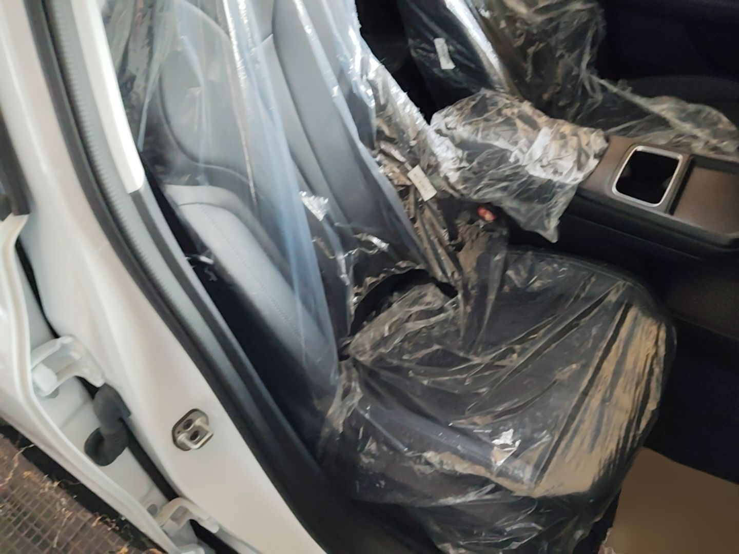 Dongfeng Aeolus SKY EV01 2025 530 km AIR Elite Edition — снимка 19