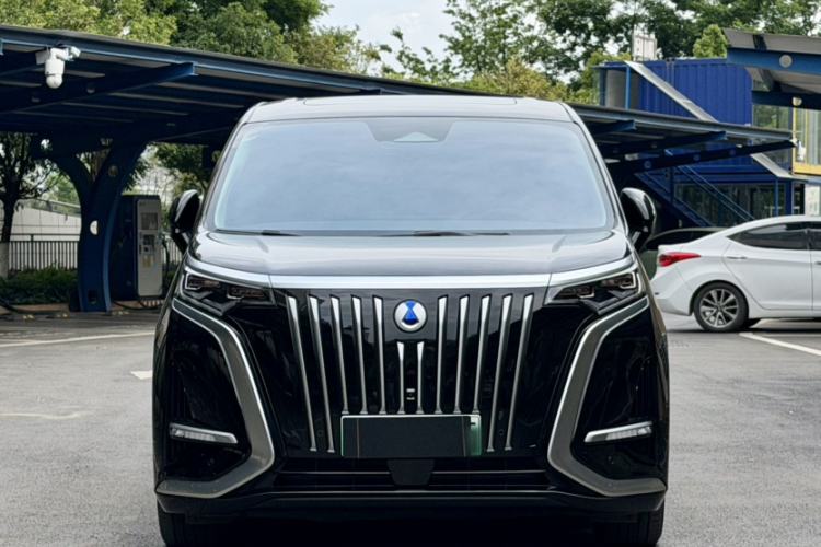 Used Denza D9 2025 EV Intelligent Driving Edition 620 Luxury Model
