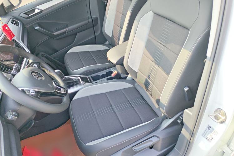 Used Volkswagen T-ROC 2022 280TSI DSG Two-Wheel Drive Elite PLUS Left Front Seat