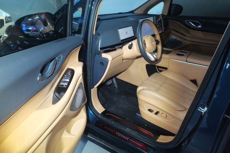 Used VOYAH Dream 2025 PHEV Four-Wheel Drive Prestige Kunpeng Edition
