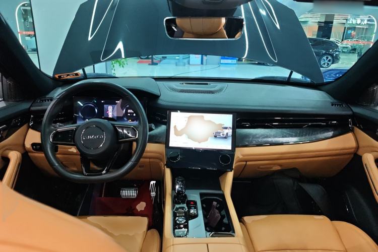 Used Lynk & Co 09 EM-P 2021 2.0T PHEV Halo Six-Seater Center Console