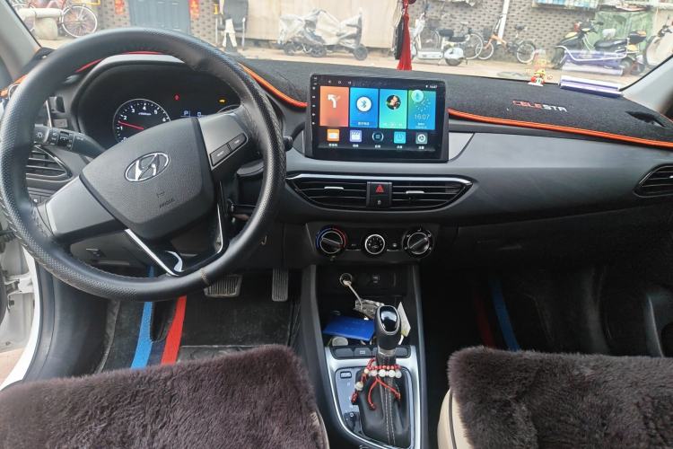 Used Hyundai Celesta 2020 1.6L Automatic GL Enjoyable Edition Center Console