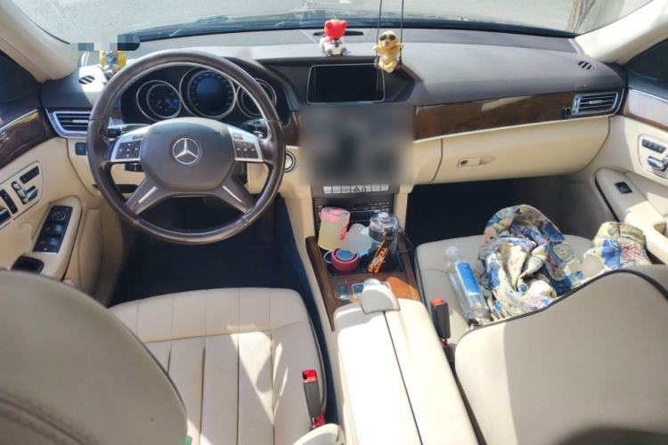 Used Mercedes-Benz E-Class 2015 E 200 L Center Console