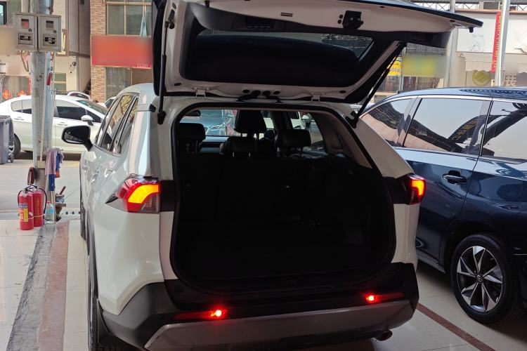 Used Toyota RAV4 2021 2.0L CVT Two-Wheel Drive Fashion Edition
