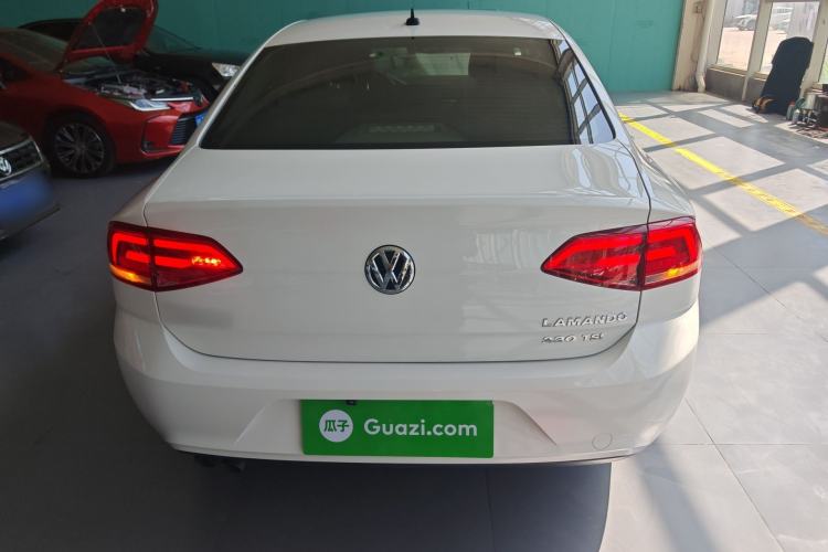 Used Volkswagen Lamando 2015 230TSI DSG Fashion Edition
