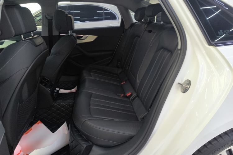 Used Audi A4L 2022 40 TFSI Luxury Dynamic Model