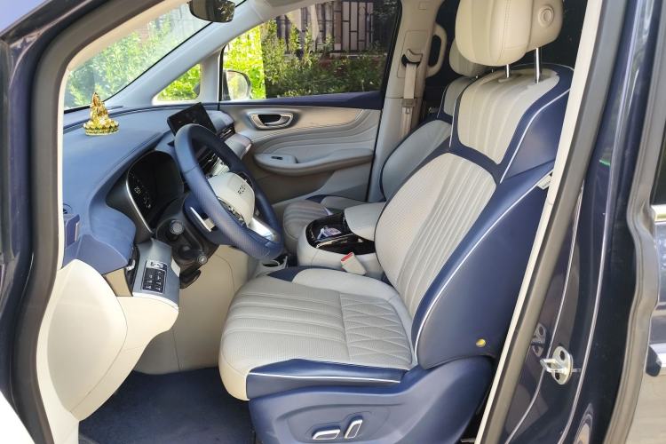 Used Roewe iMAX8 2022 400TGI Celebration Edition
