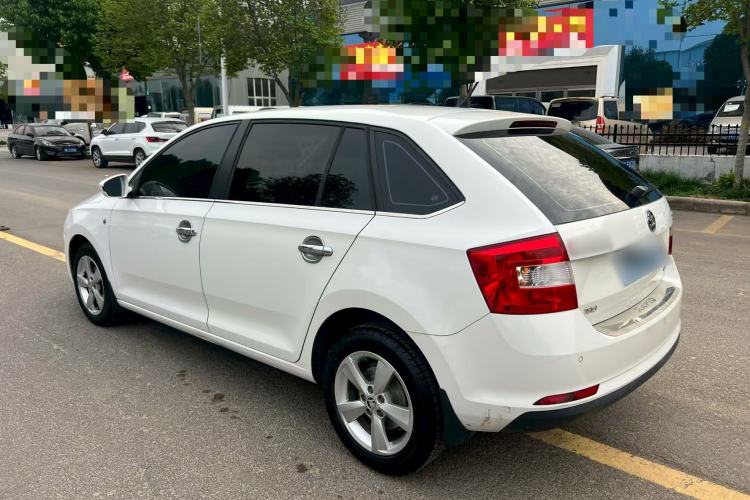 Used Skoda Rapid Spaceback 2016 1.6L Manual Trend Edition Exterior 8