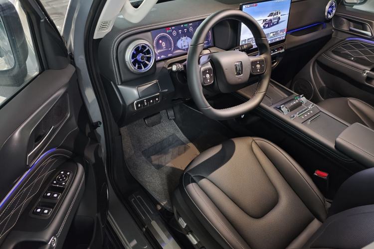 Used Tank 300 2025 2.0T Challenger Driver Seat