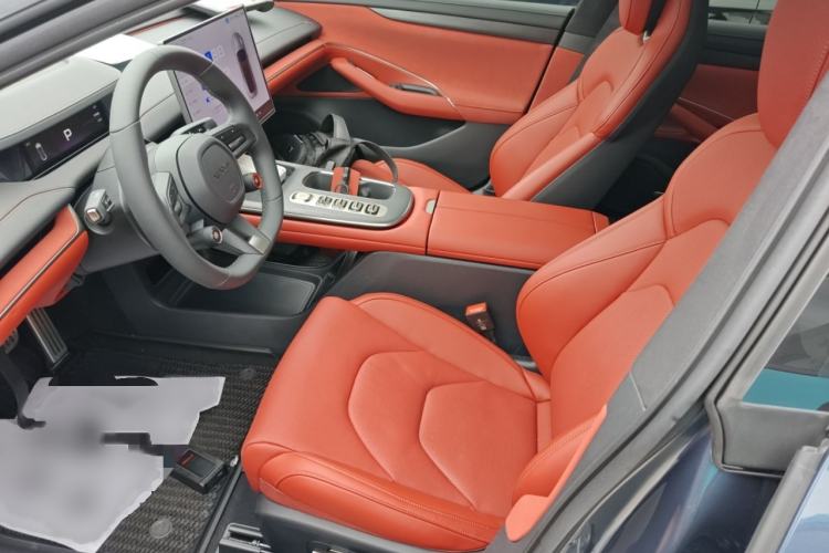 Used Xiaomi Auto SU7 2024 Four-Wheel Drive Ultra-Long Range Advanced Intelligent Driving Max Edition
